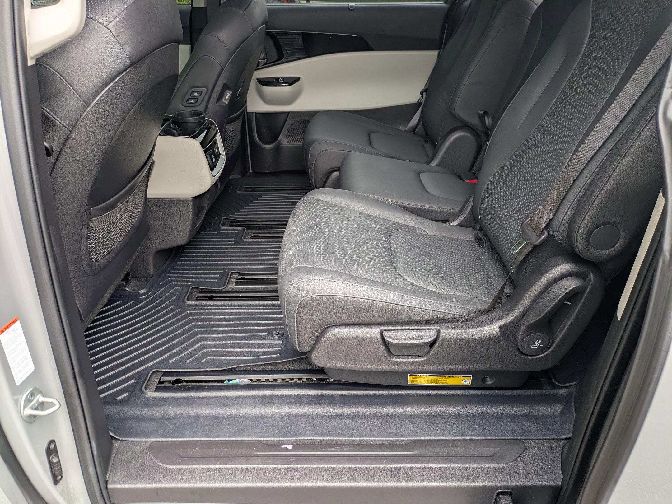 Used 2023 Kia Carnival SX Prestige FWD image 28