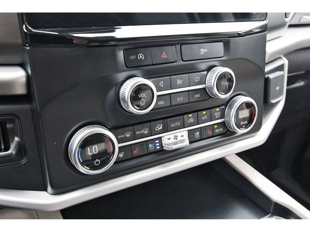 Certified 2024 Ford Expedition XLT RWD image 24
