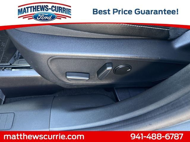 Certified 2025 Ford Escape Platinum w/ Premium Technology Package image 10