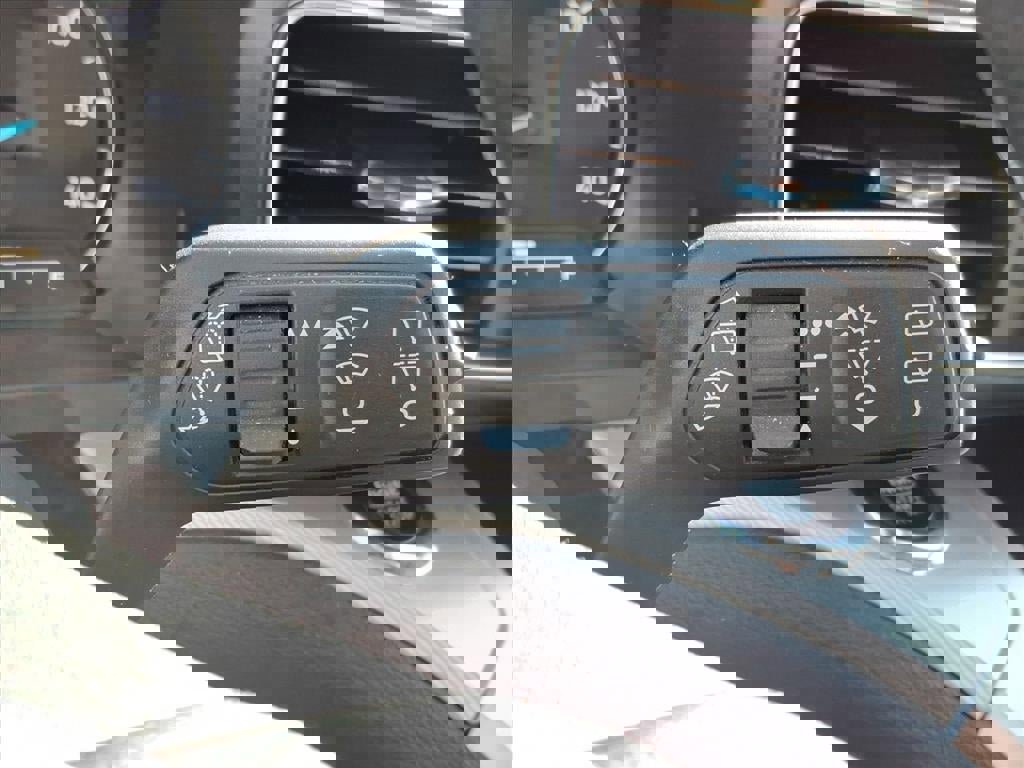 Certified 2022 Ford Explorer XLT w/ Equipment Group 202A image 25