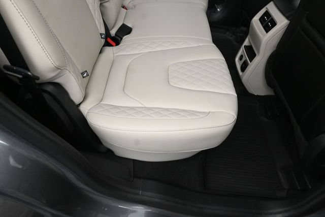 Certified 2024 Ford Edge Titanium AWD/4WD image 26