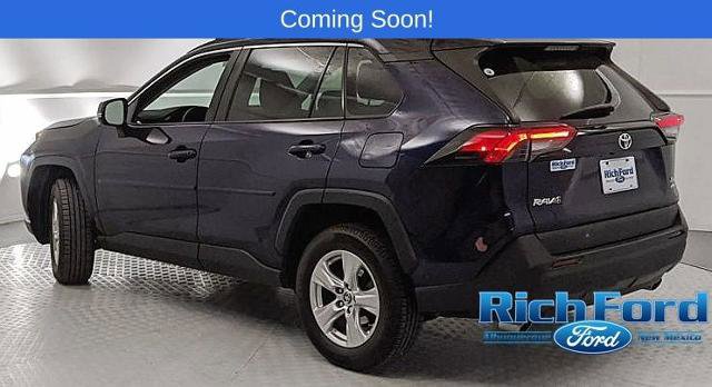 Used 2019 Toyota RAV4 XLE w/ Convenience Package image 4
