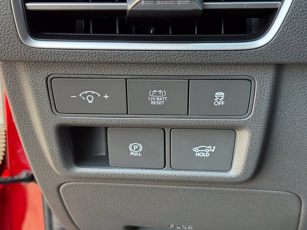 Used 2025 Hyundai Sonata Limited FWD image 17