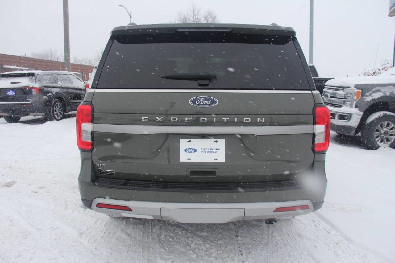 Certified 2024 Ford Expedition XLT image 4