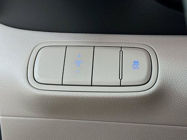 Used 2025 Hyundai Venue SEL FWD image 26