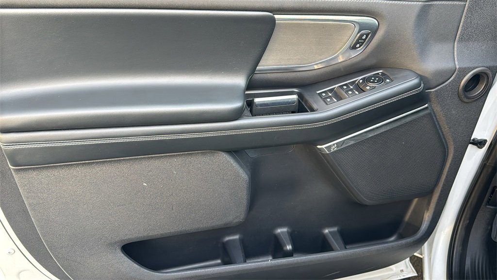 Certified 2025 Ford Expedition Max Platinum image 19