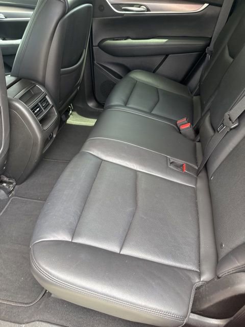 Used 2017 Cadillac XT5 Luxury w/ Driver Awareness Package image 9