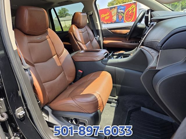 Used 2020 Cadillac Escalade Luxury AWD/4WD image 16