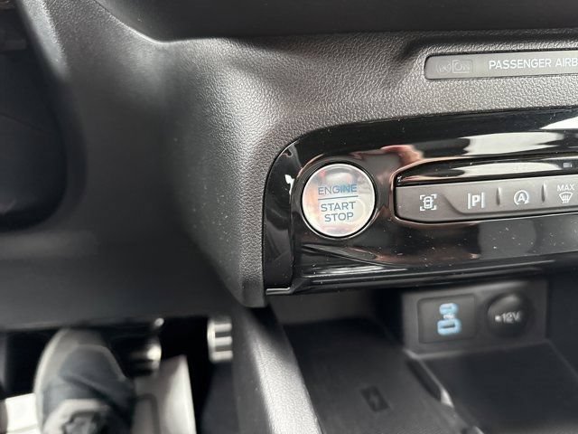 Certified 2023 Ford Escape ST-Line Elite AWD/4WD image 24