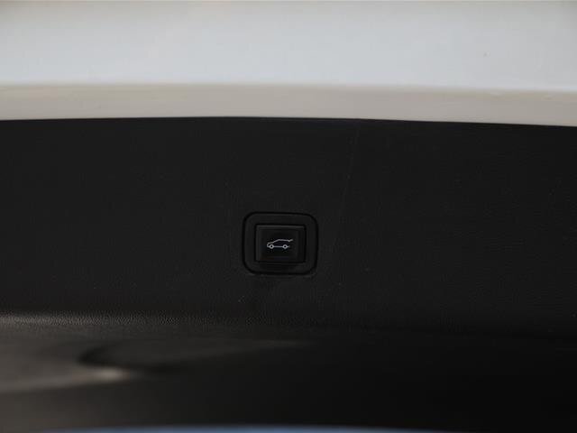 Used 2019 Chevrolet Traverse LT w/ LT Premium Package AWD/4WD image 15