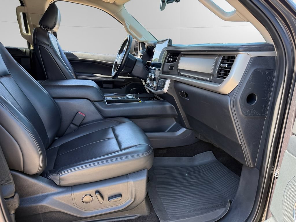 Certified 2022 Ford Expedition XLT RWD image 15