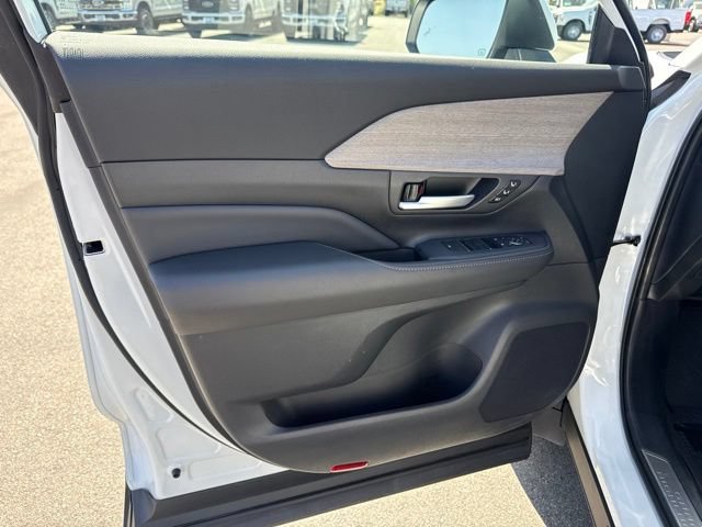 Used 2025 Toyota Grand Highlander AWD Hybrid image 15