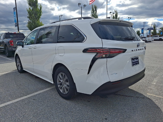 Used 2022 Toyota Sienna LE FWD image 9