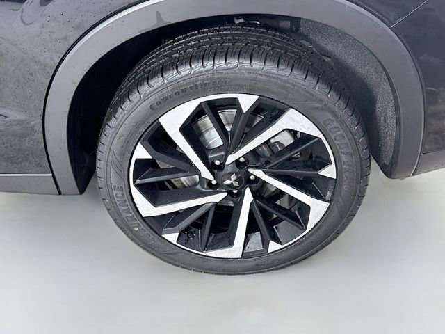 Used 2023 Mitsubishi Outlander SE image 30