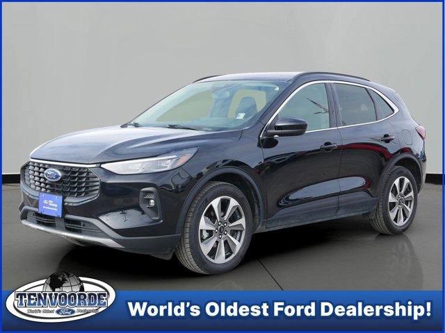 Certified 2025 Ford Escape Platinum AWD/4WD image 1