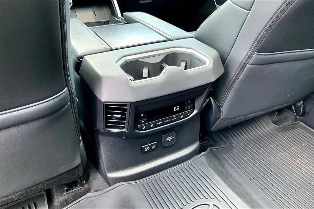 Used 2025 Toyota Sequoia Platinum AWD/4WD image 12