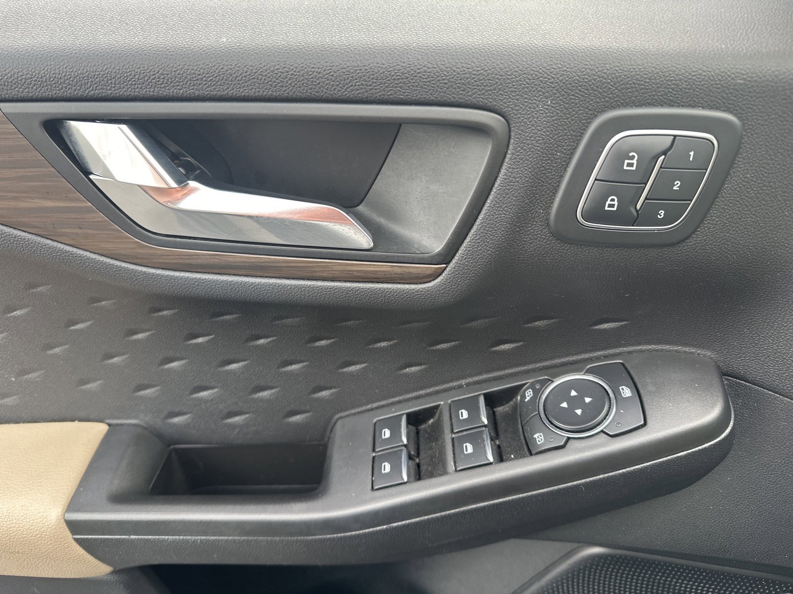 Certified 2020 Ford Escape Titanium image 19