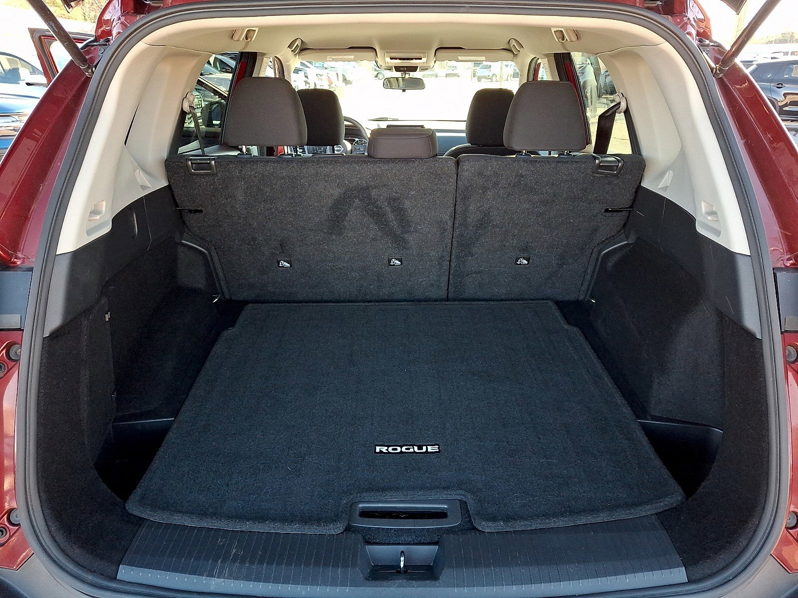 Used 2023 Nissan Rogue S image 28