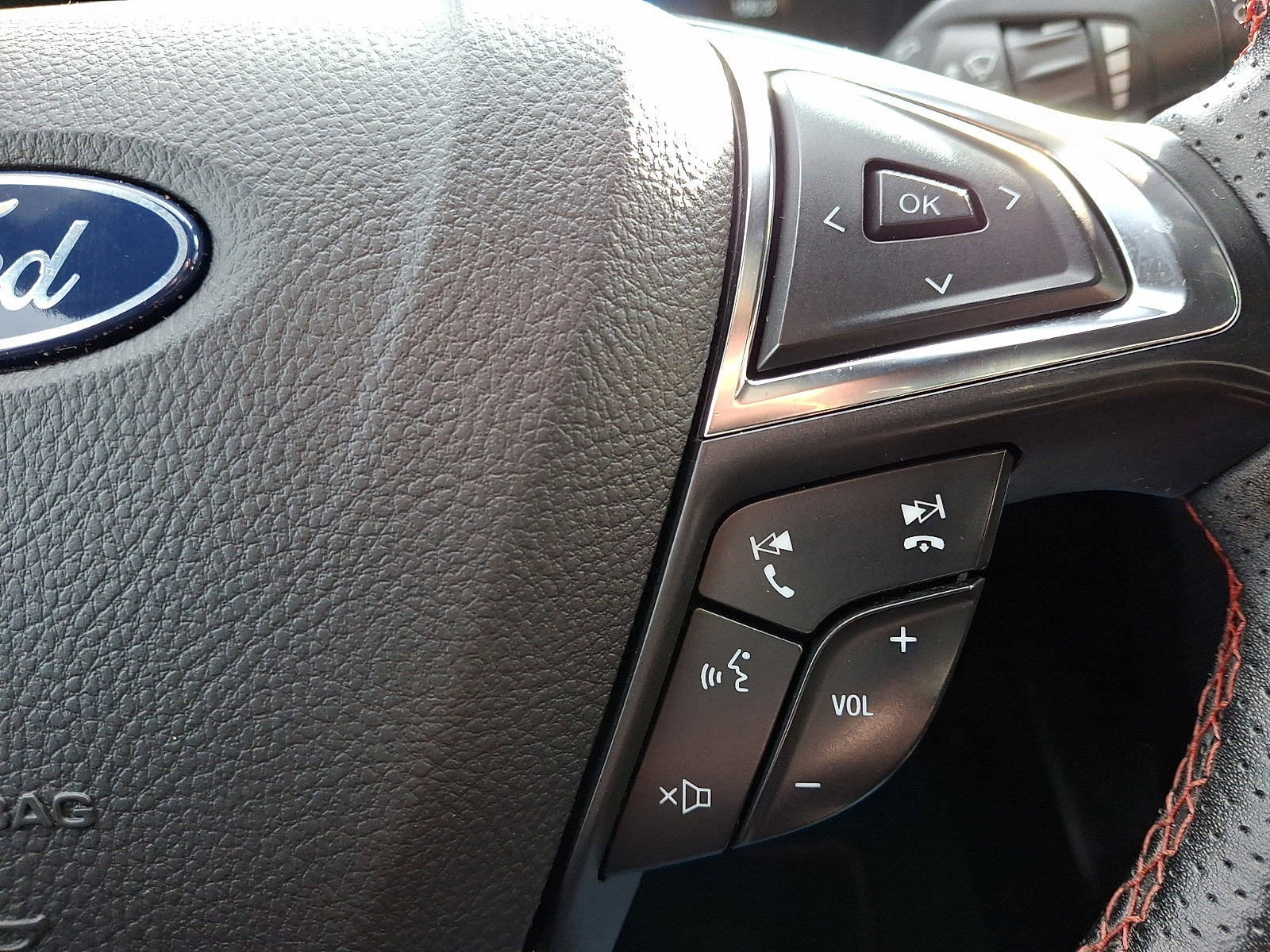 Certified 2022 Ford Edge ST-Line image 22