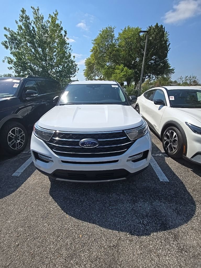 Certified 2023 Ford Explorer XLT w/ Equipment Group 202A image 10