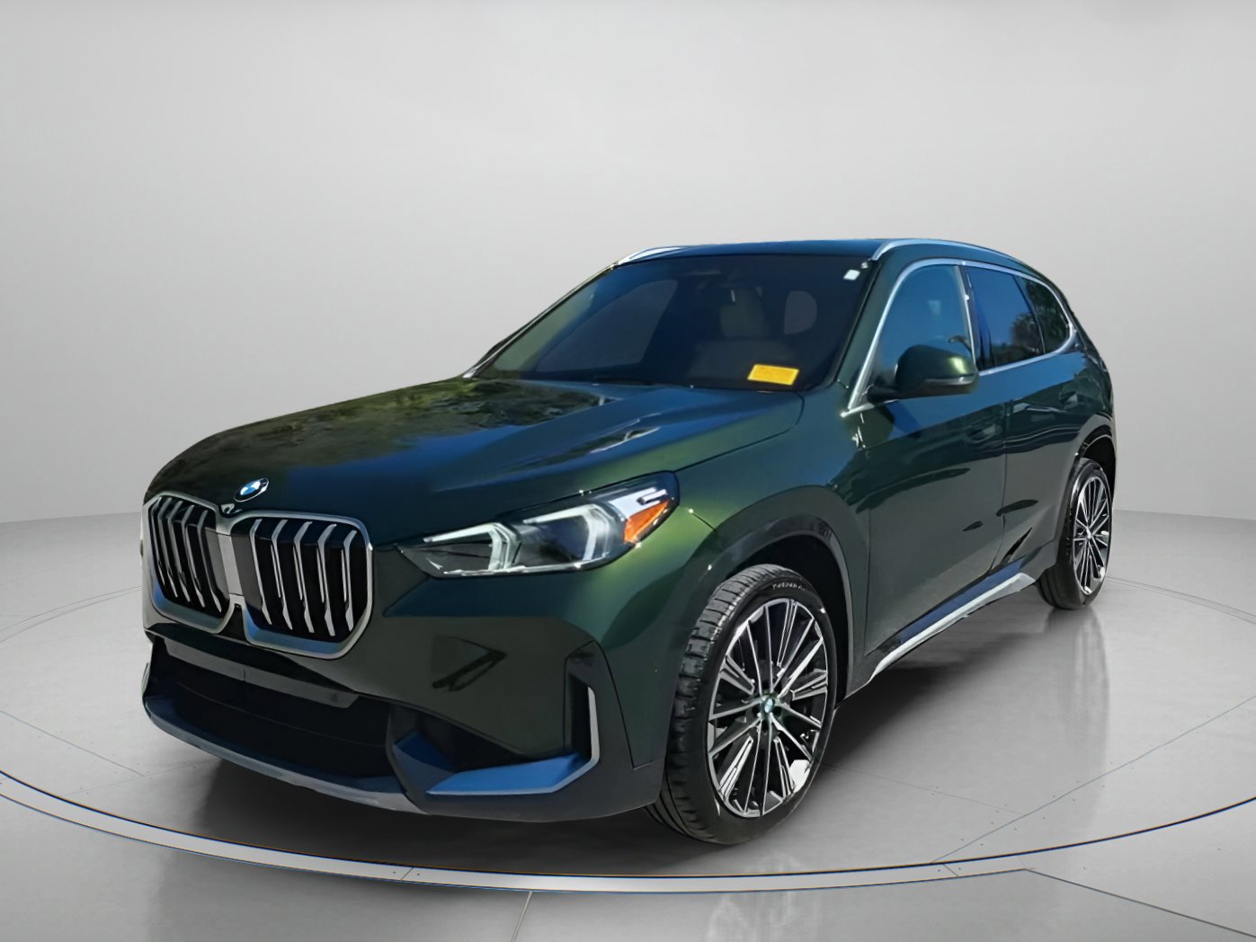 Used 2025 BMW X1 xDrive28i w/ Convenience Package image 4