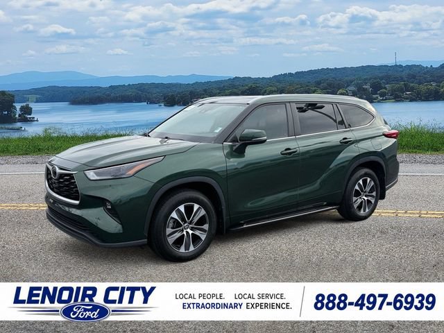 Used 2023 Toyota Highlander XLE AWD/4WD image 6