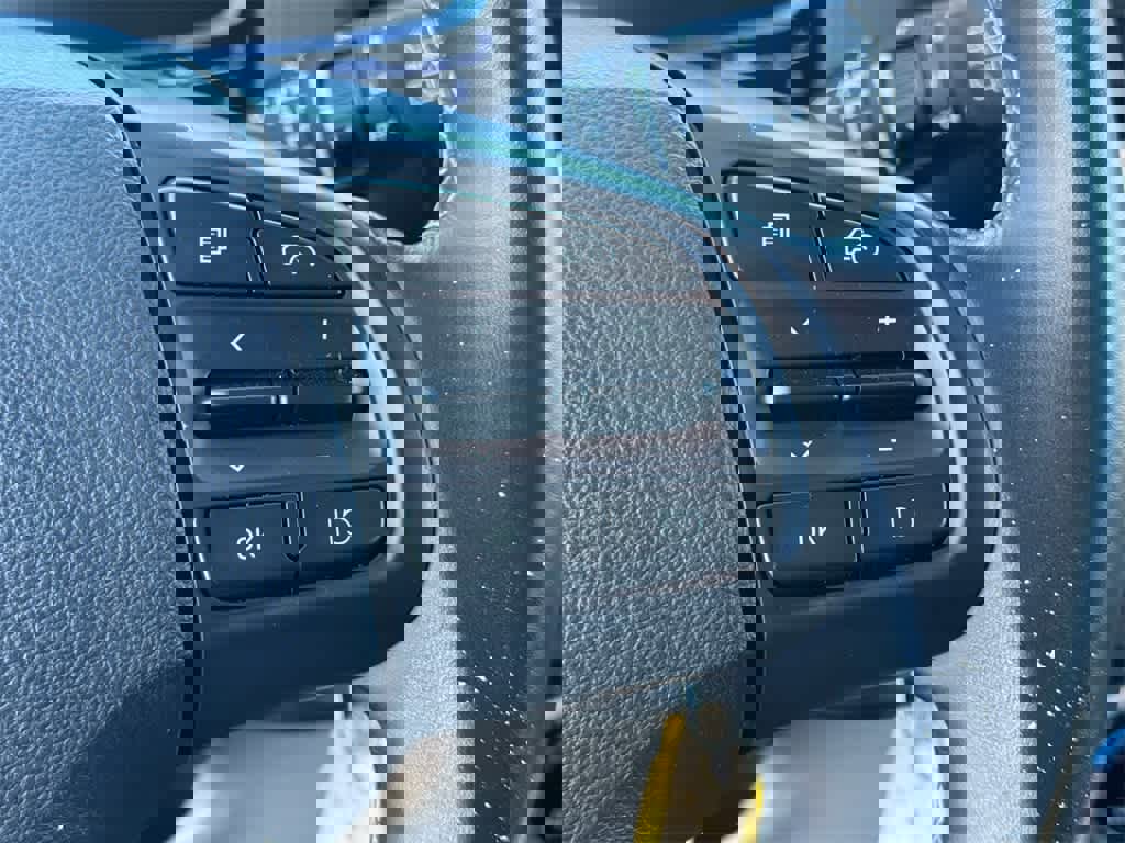 Used 2023 Hyundai Venue SEL image 23