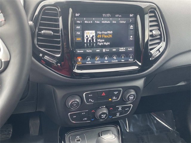 Used 2018 Jeep Compass Limited w/ Navigation Group image 25