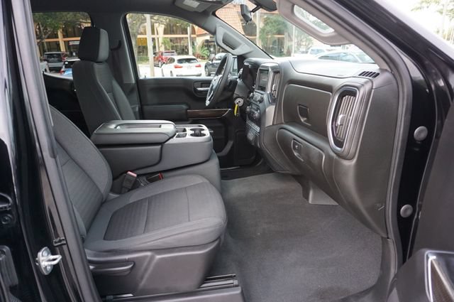 Used 2020 Chevrolet Silverado 1500 LT w/ LT Value Package RWD image 3