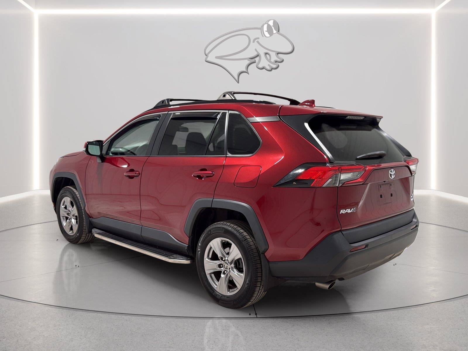 Used 2023 Toyota RAV4 XLE w/ Convenience Package AWD/4WD image 3