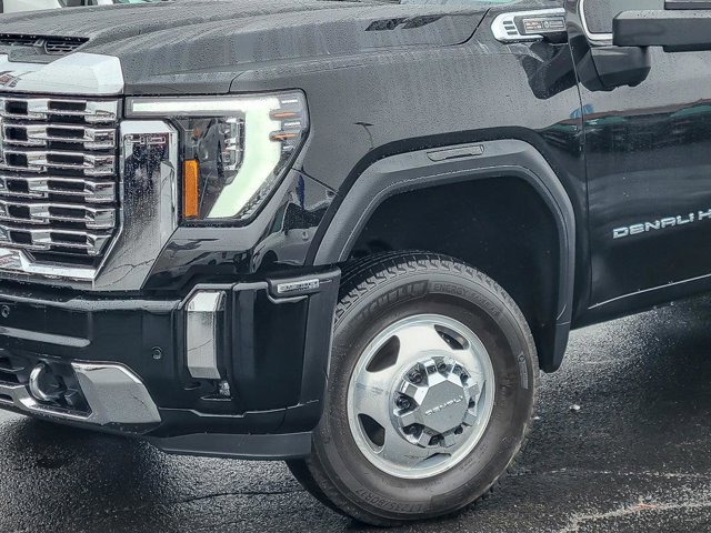 Used 2024 GMC Sierra 3500 Denali w/ Denali Reserve Package AWD/4WD image 3