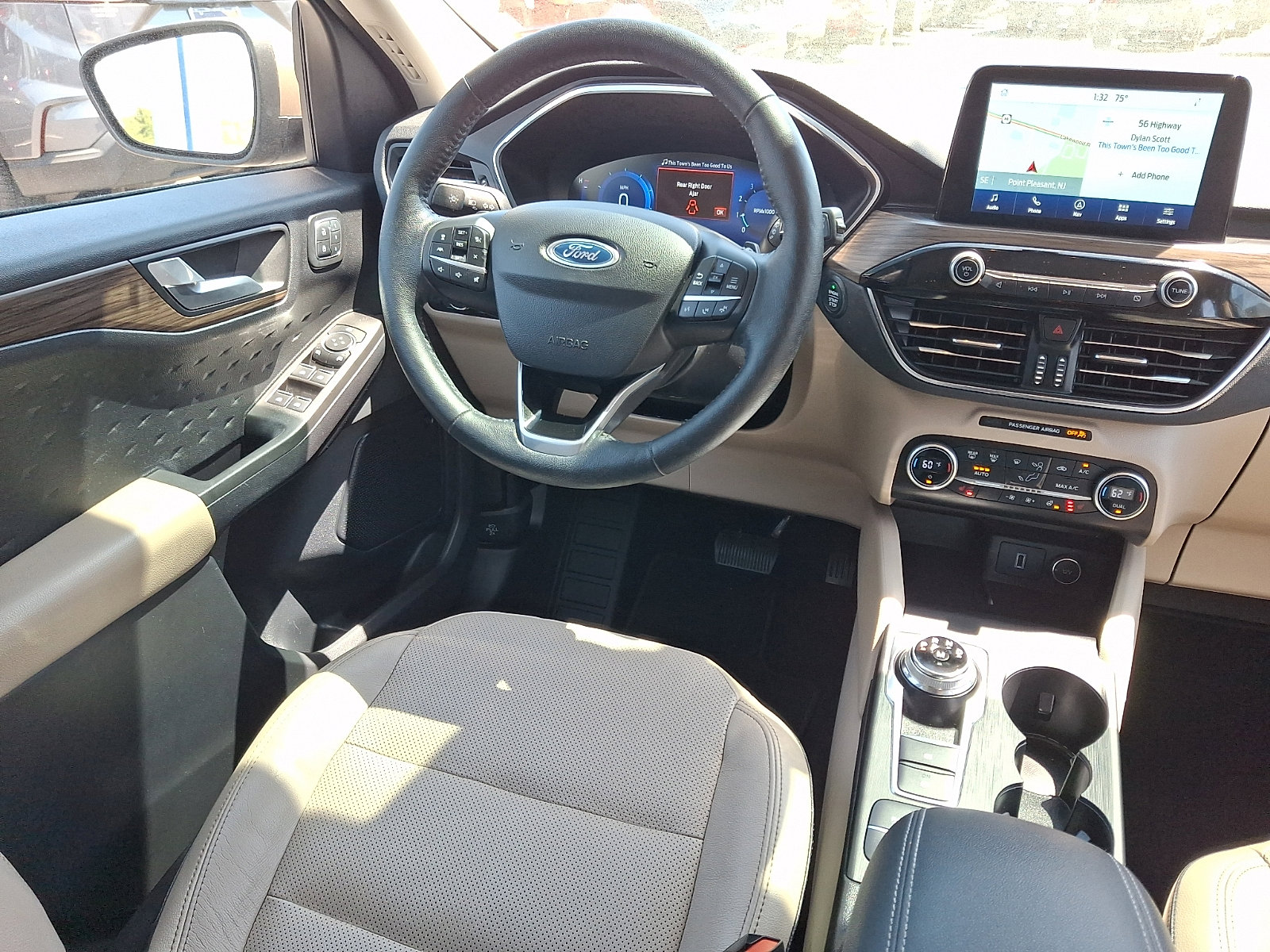 Certified 2020 Ford Escape Titanium AWD/4WD image 14