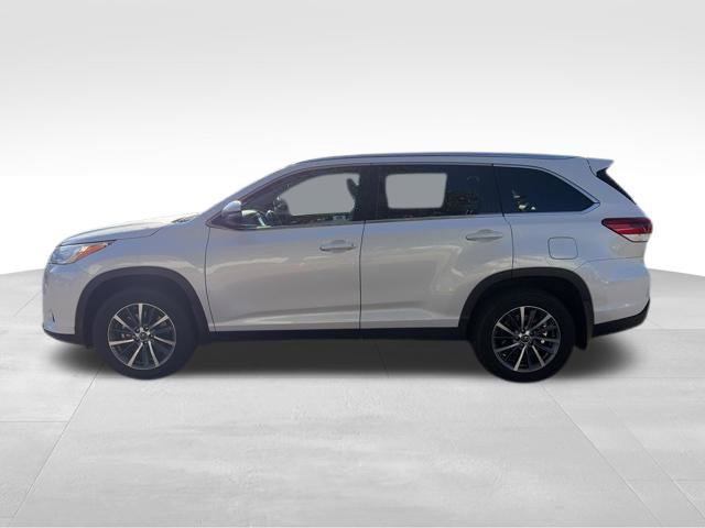 Used 2019 Toyota Highlander XLE AWD/4WD image 6