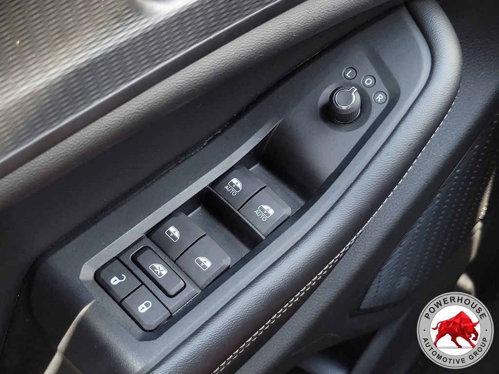 Used 2023 Jeep Grand Cherokee L Laredo AWD/4WD image 26