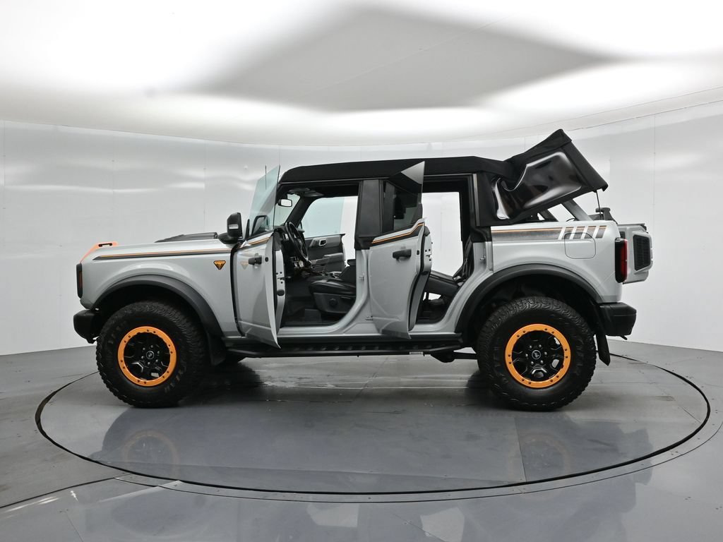 Certified 2023 Ford Bronco Badlands w/ Sasquatch Package AWD/4WD image 35