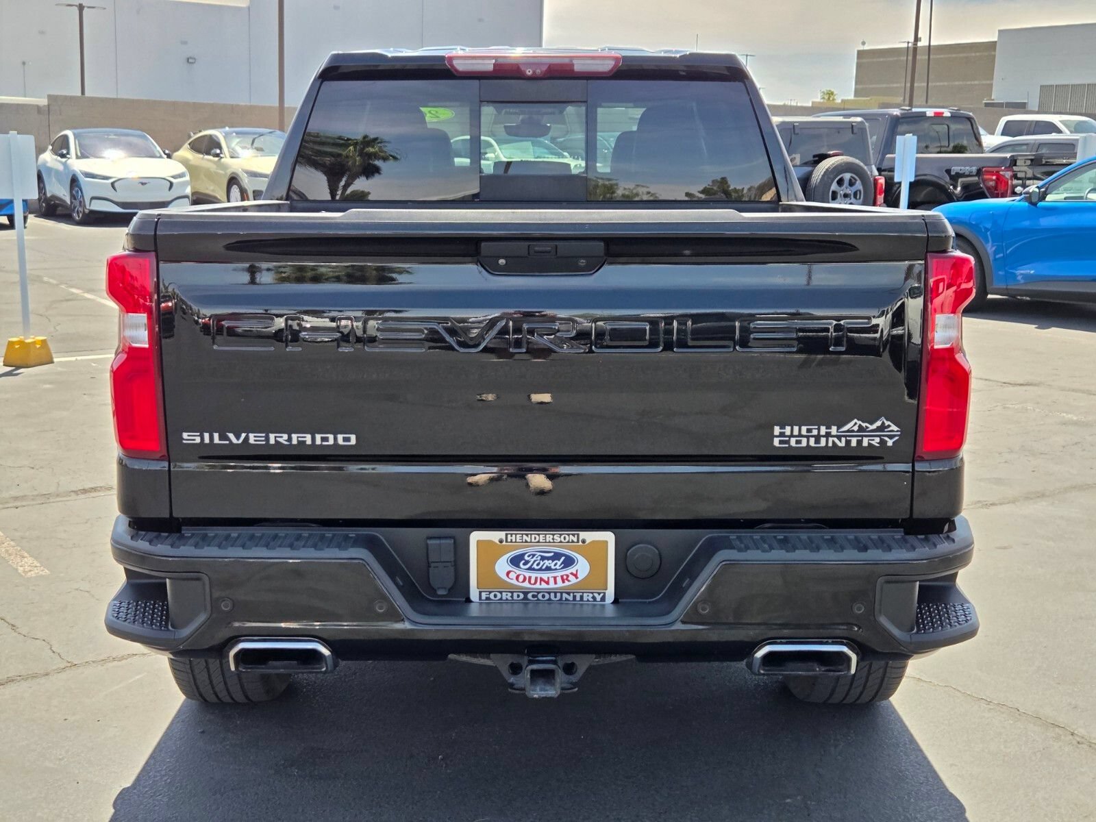 Used 2021 Chevrolet Silverado 1500 High Country w/ Technology Package AWD/4WD image 5