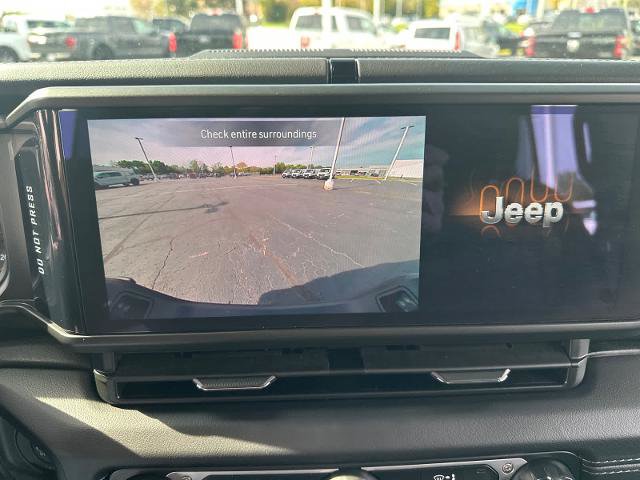 Used 2025 Jeep Gladiator Sport AWD/4WD image 17