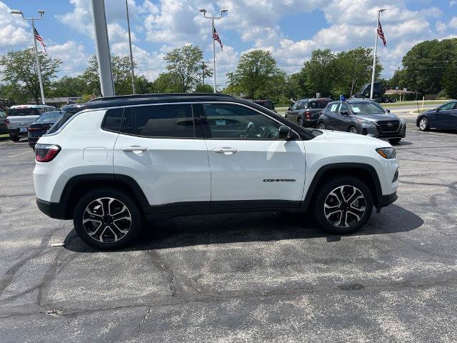Used 2023 Jeep Compass Limited w/ Sun and Sound Group AWD/4WD image 6