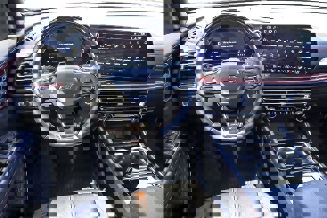 Used 2025 Chevrolet Traverse RS w/ LPO, Floor Liner Package image 13