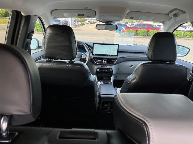 Certified 2025 Ford Escape Platinum AWD/4WD image 16