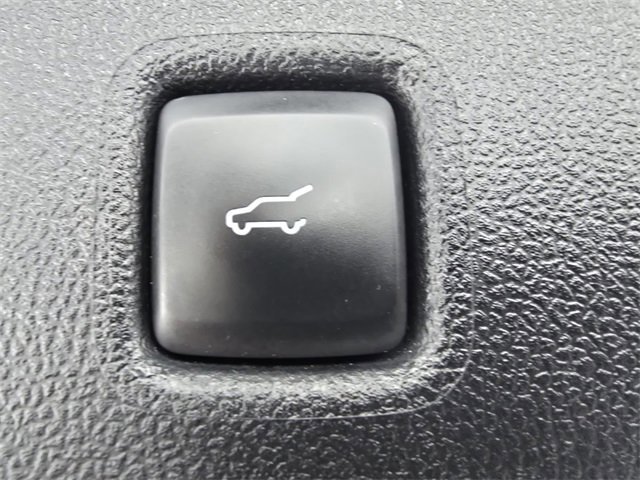 Certified 2022 Ford Escape SE w/ SE Sport Appearance Package image 17