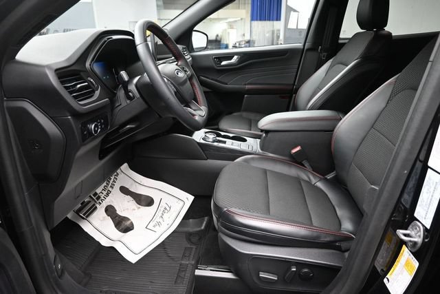 Certified 2024 Ford Escape ST-Line Select w/ Class II Trailer Tow Package AWD/4WD image 9