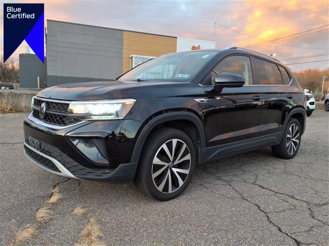 Used 2024 Volkswagen Taos SE image 1