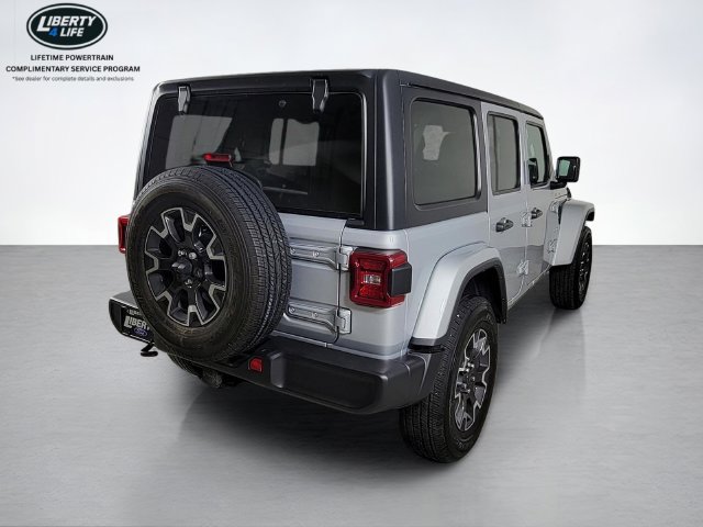 Used 2024 Jeep Wrangler Unlimited Sahara w/ Technology Group AWD/4WD image 3