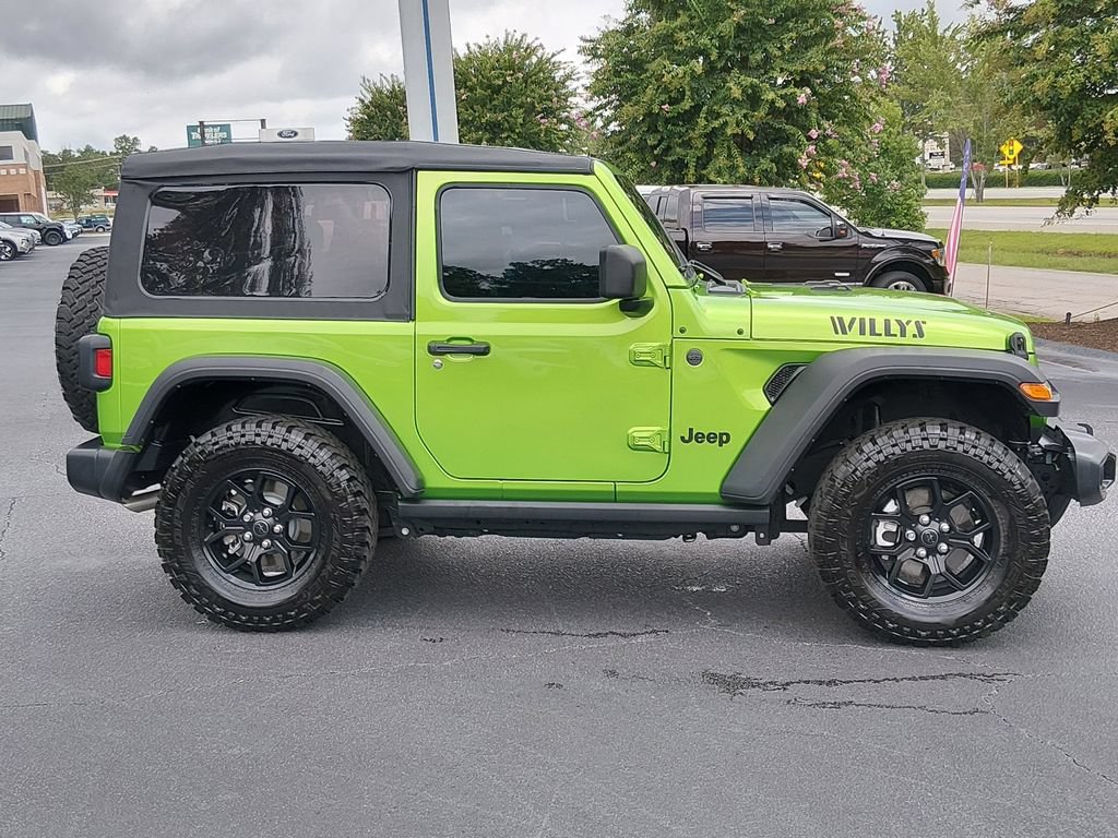 Used 2025 Jeep Wrangler Sport AWD/4WD image 3