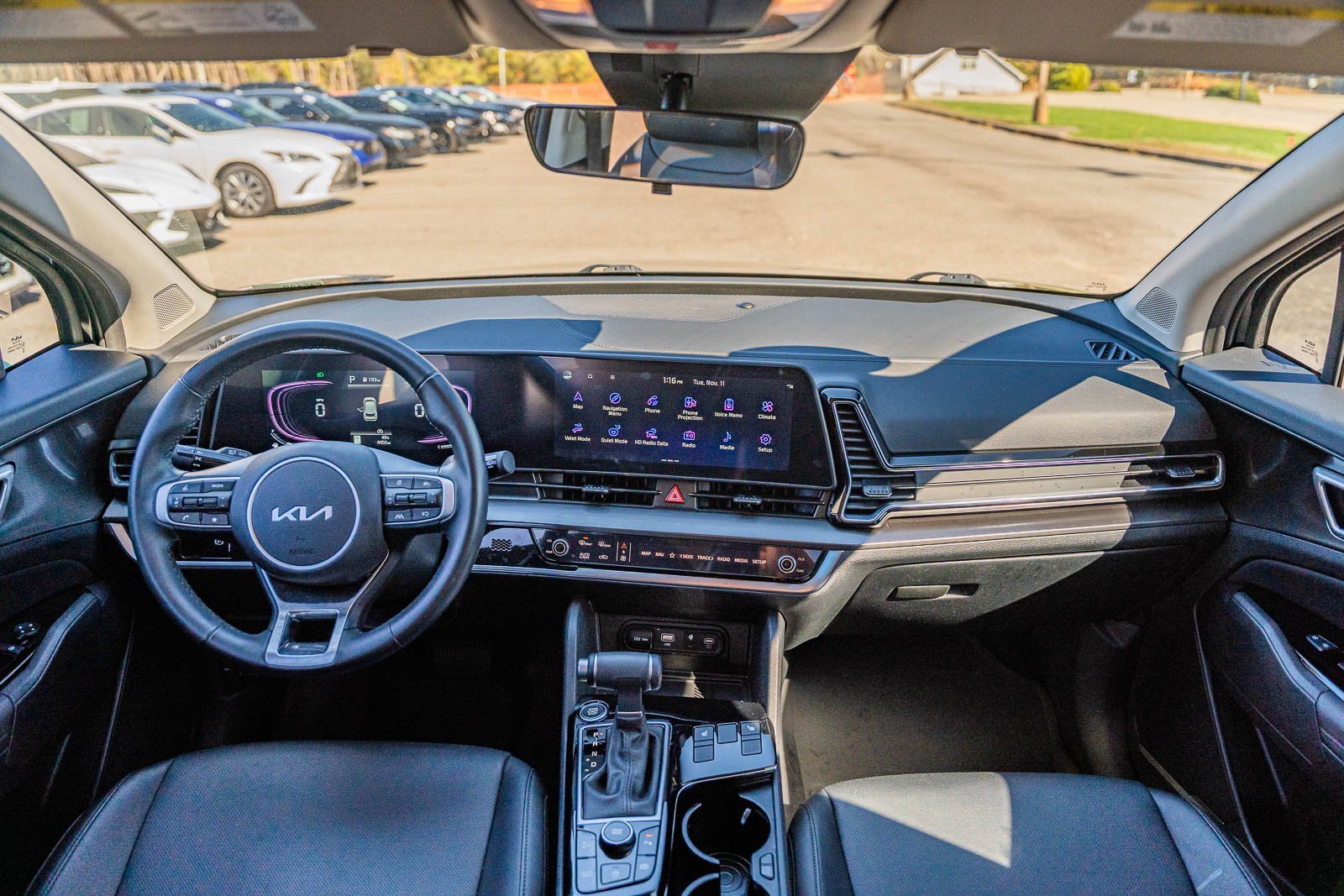 Used 2025 Kia Sportage EX image 21