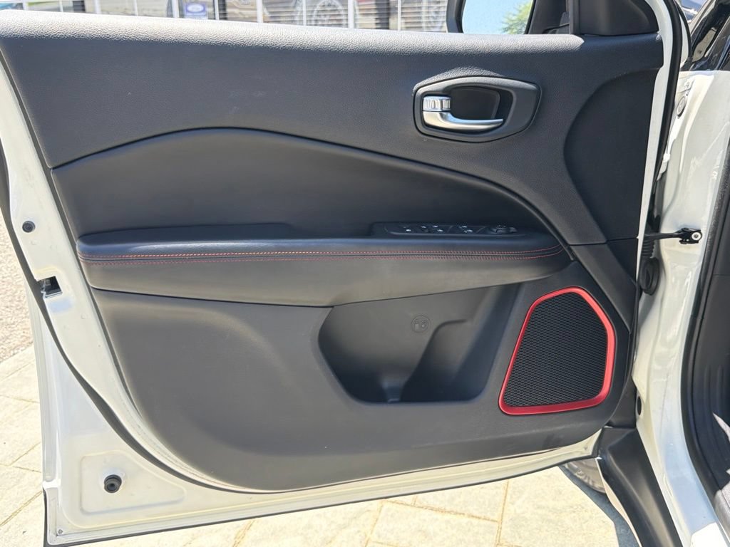 Used 2020 Jeep Compass Trailhawk AWD/4WD image 20