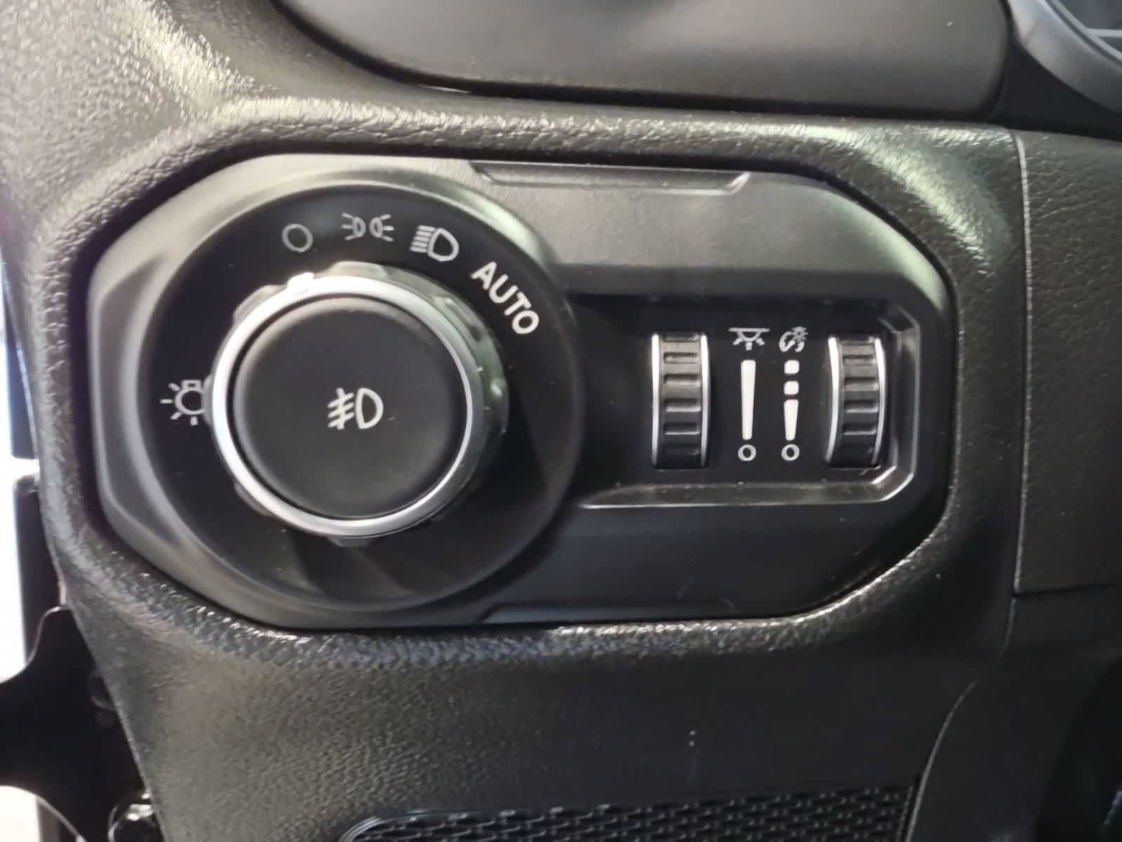 Used 2022 Jeep Wrangler Unlimited Sport AWD/4WD image 18