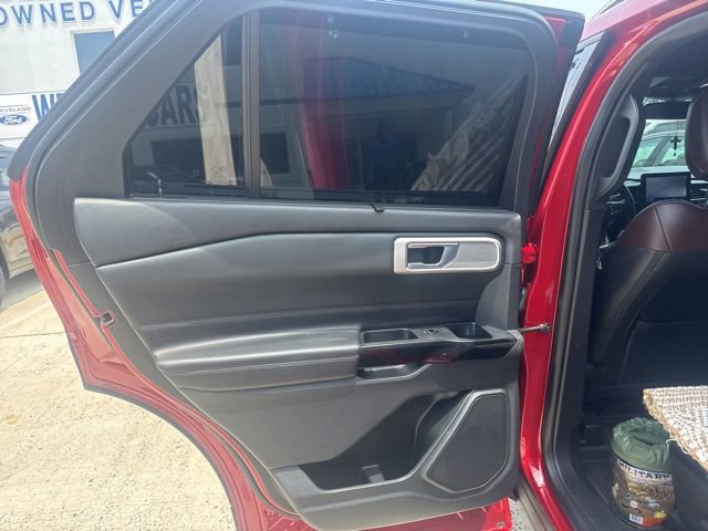 Certified 2021 Ford Explorer Platinum w/ Equipment Group 601A AWD/4WD image 34