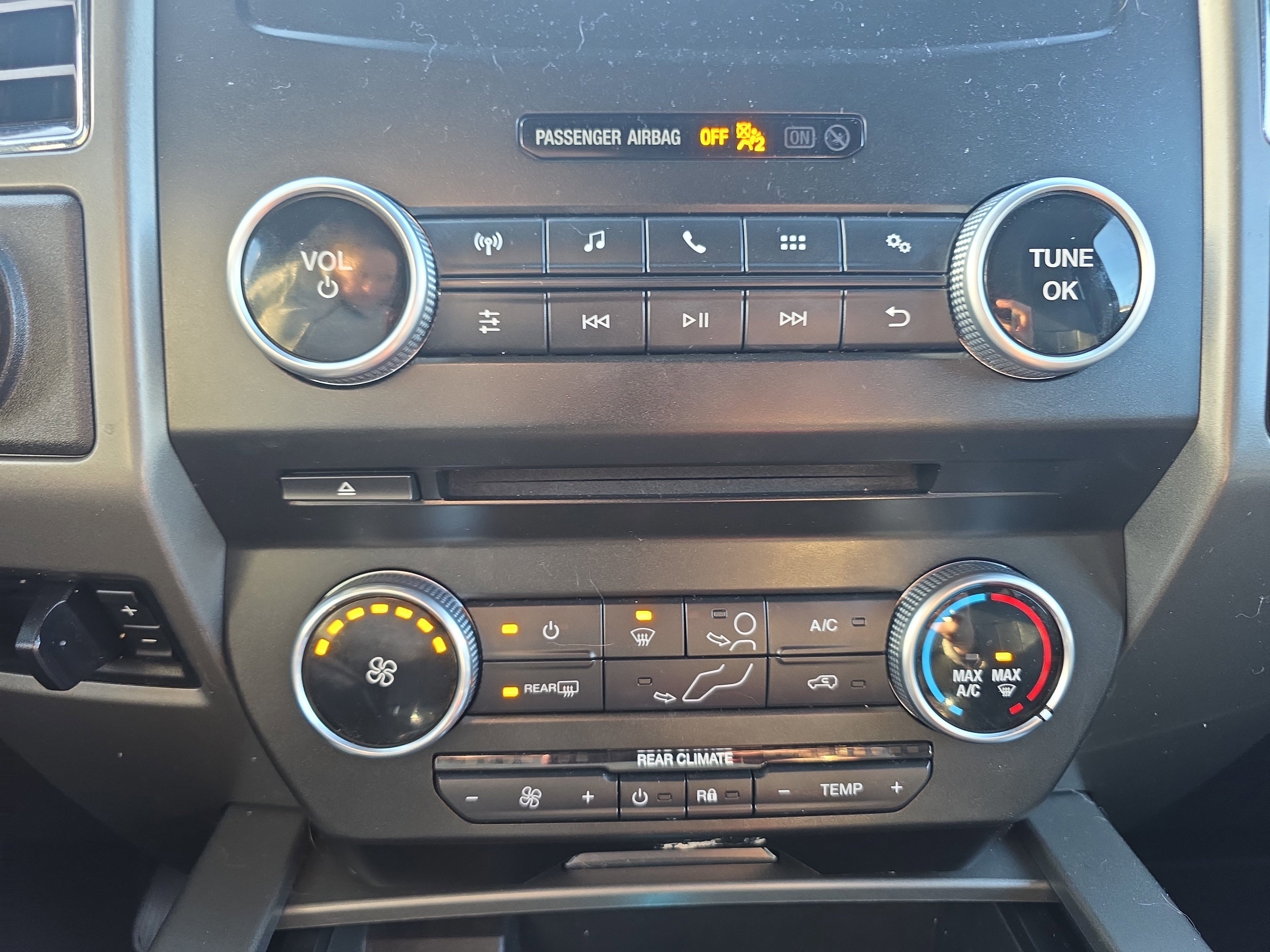 Certified 2018 Ford Expedition Max XLT image 42